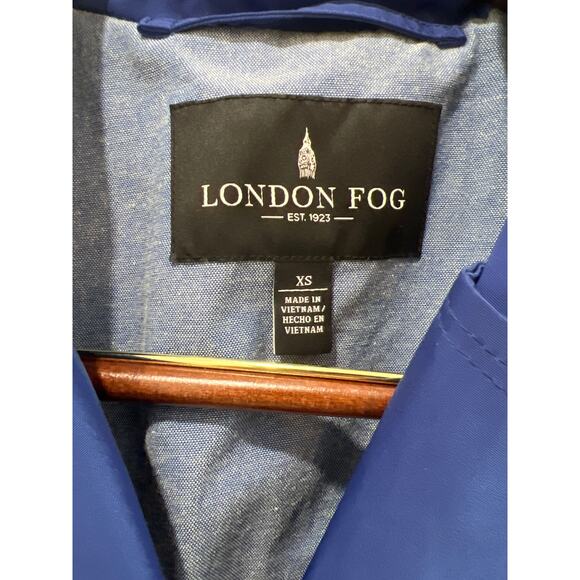 London Fog Woman’s Raincoat NWOT blue size XS belted button up removable hood - Picture 4 of 9